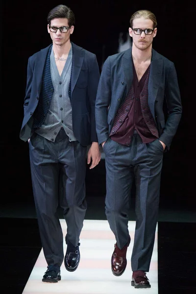 Look 60